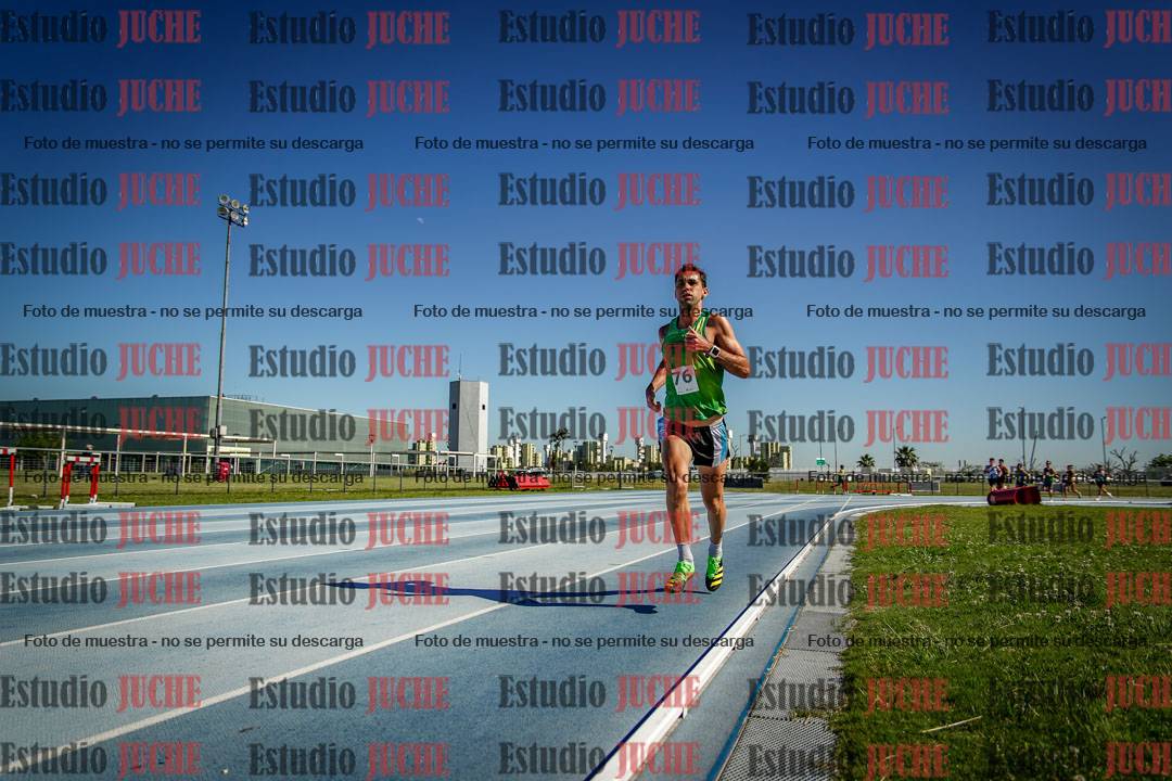 Fotos de los 5000 m de mujeres y varones - serie 1