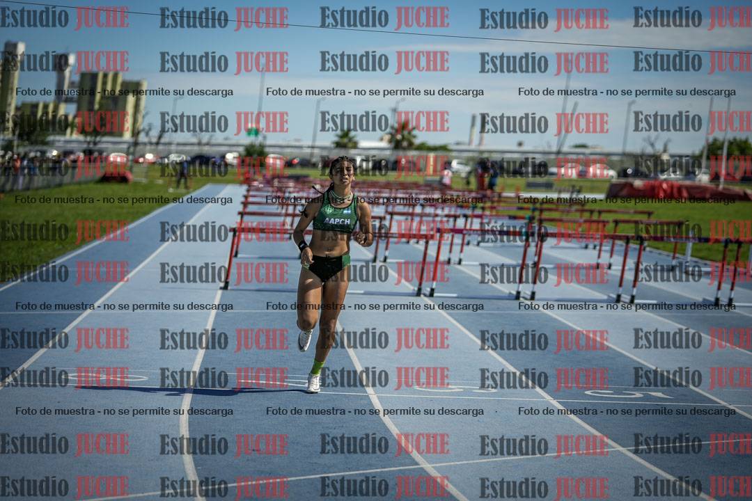 Fotos de los 100 m con vallas de mujeres
