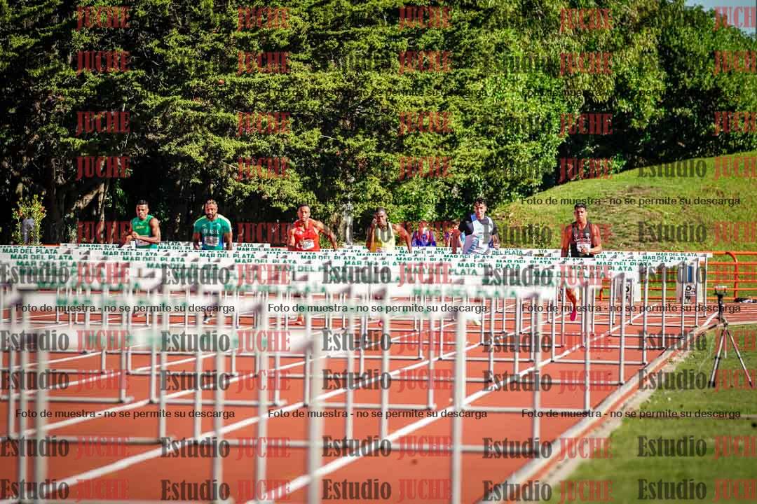 Fotos de los 100 m con vallas de varones - deca 6