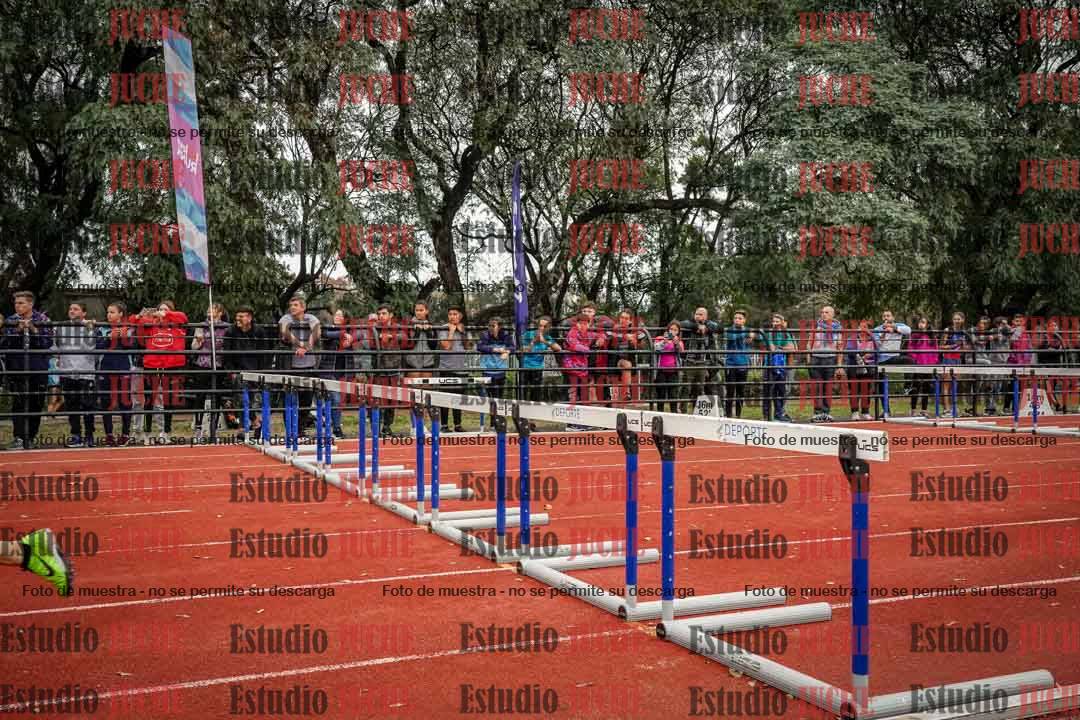 Fotos de los 100 m con vallas de mujeres