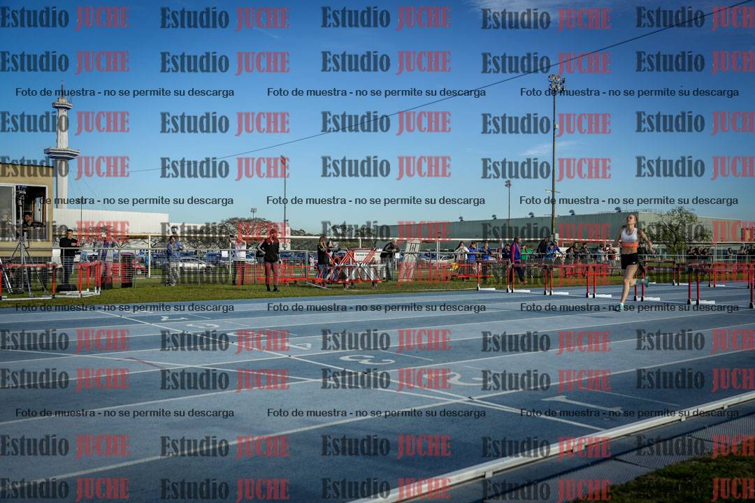 Fotos de los 100 m con vallas de mujeres