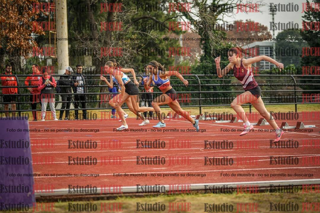 Fotos de los 100 m con vallas de mujeres