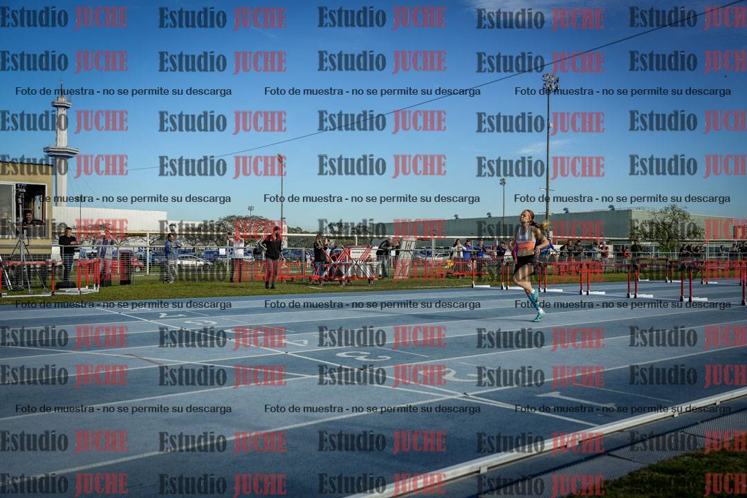 Fotos de los 100 m con vallas de mujeres