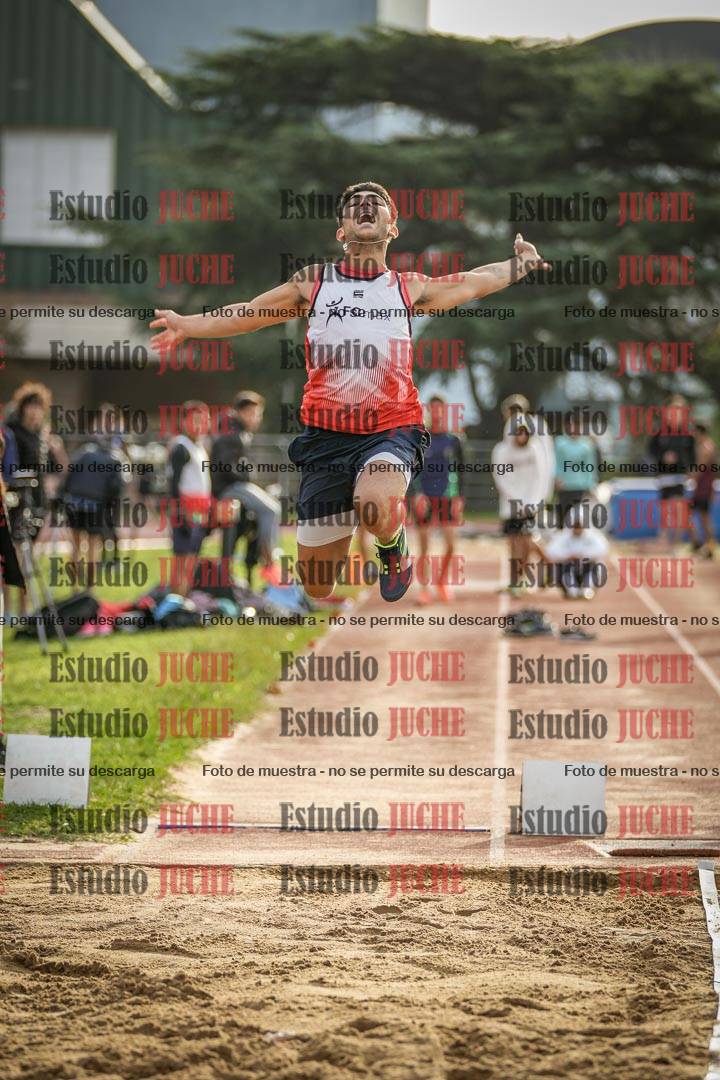 Fotos del salto en largo de varones - incluye U16