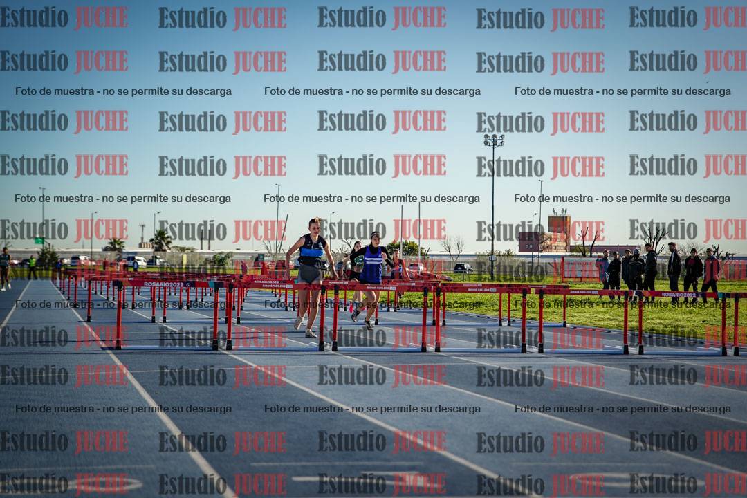 Fotos de los 100 m con vallas de mujeres - U17