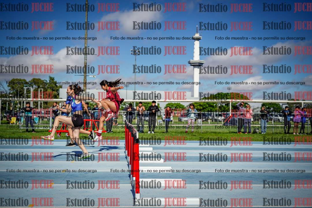 Fotos de los 80 m con vallas de mujeres
