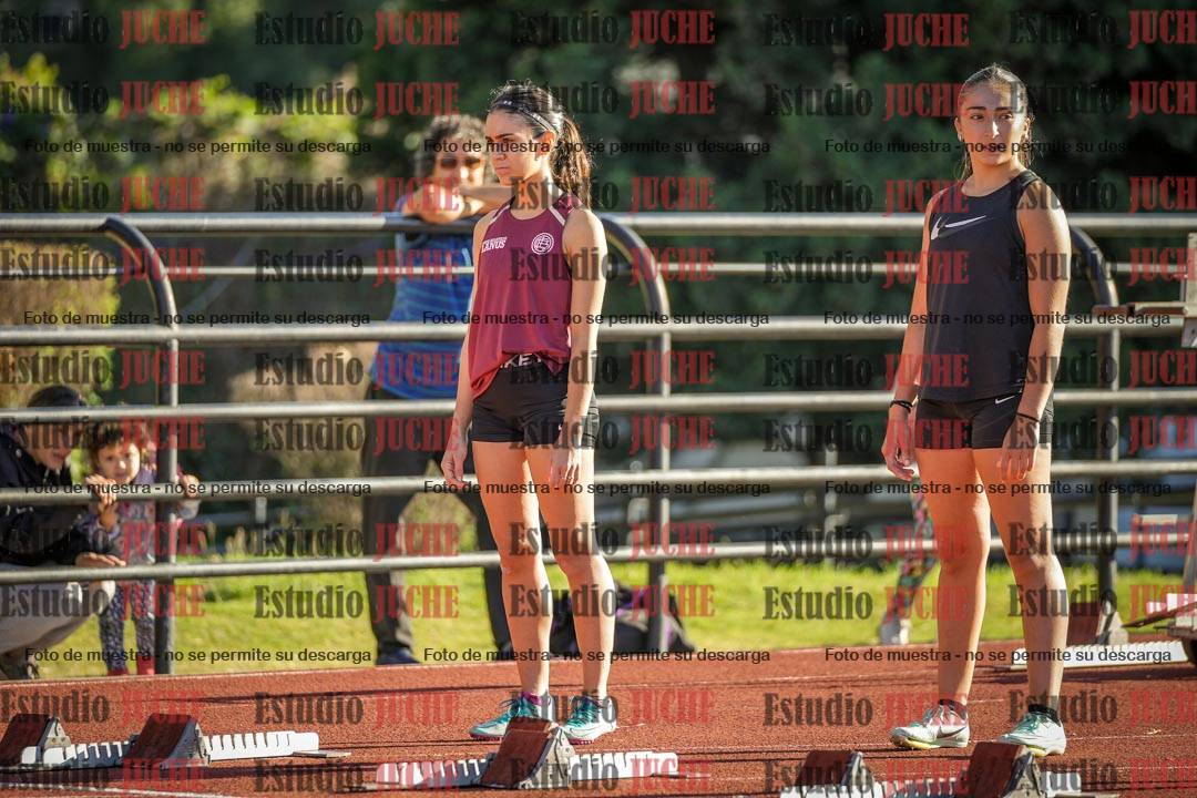 Fotos de los 100 m con vallas de mujeres