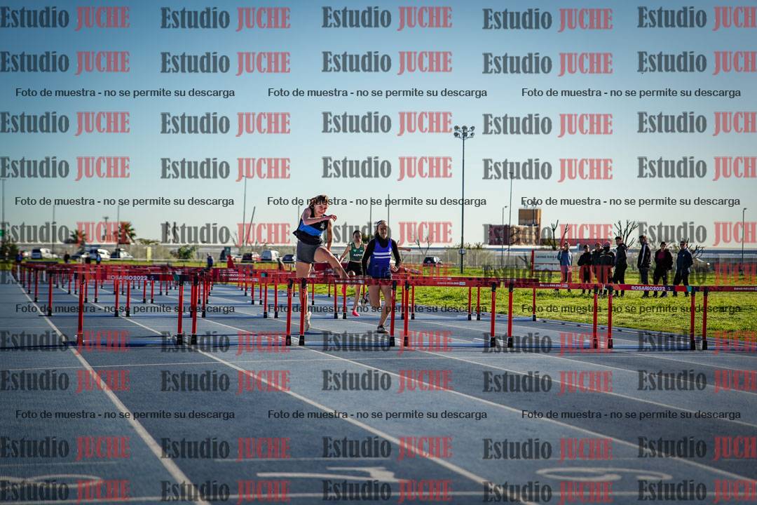 Fotos de los 100 m con vallas de mujeres - U17