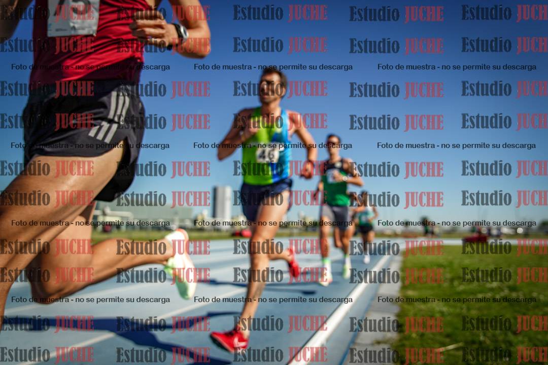 Fotos de los 5000 m de mujeres y varones - serie 1