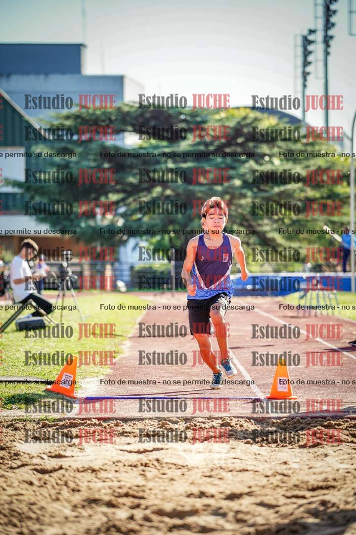 Fotos del salto en largo de varones - U16