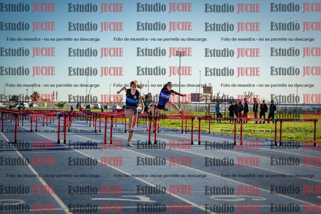 Fotos de los 100 m con vallas de mujeres - U17