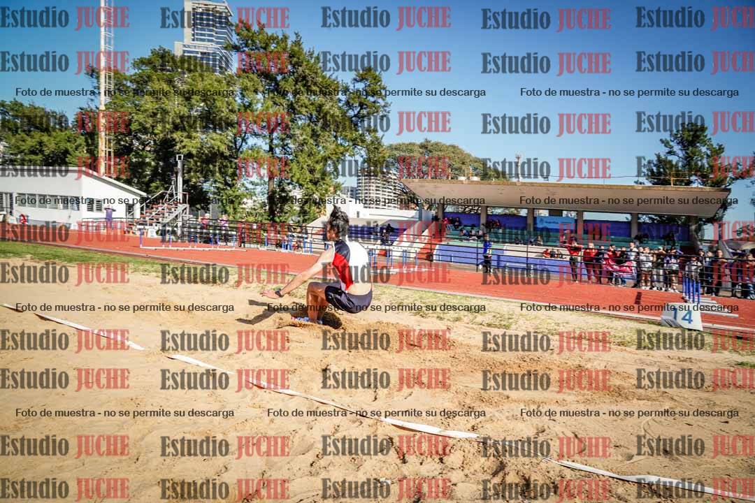 Fotos del salto en largo de varones - ambas categorías