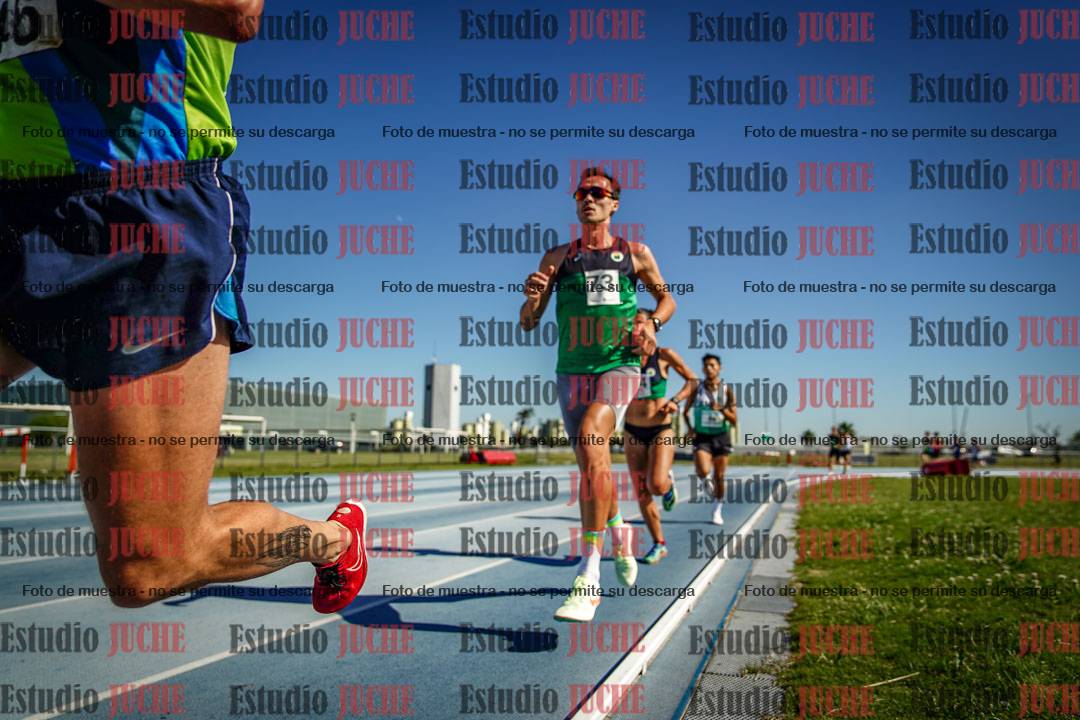 Fotos de los 5000 m de mujeres y varones - serie 1