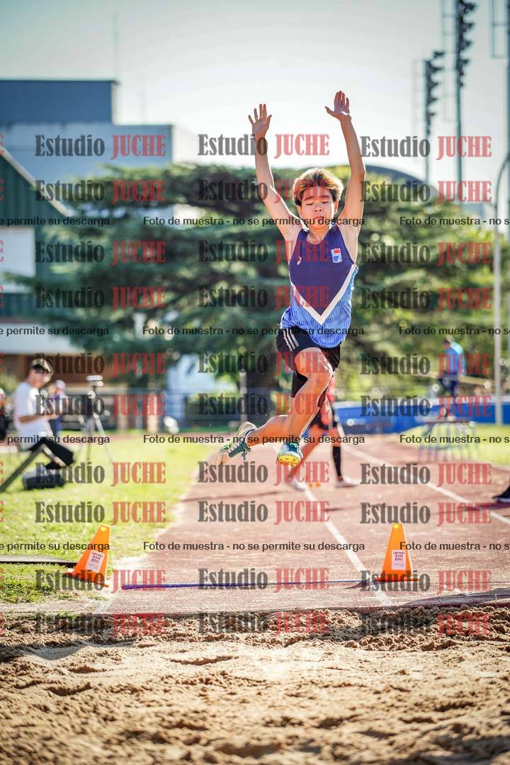 Fotos del salto en largo de varones - U16