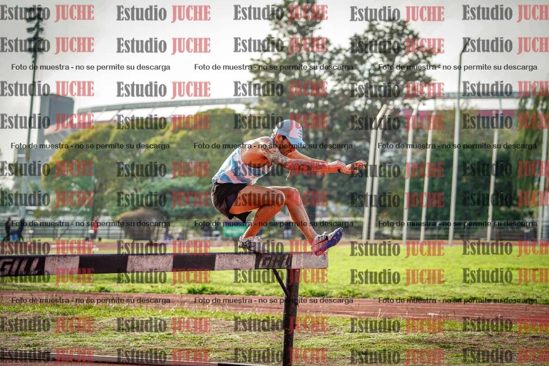 Fotos de los 3000 m con obstáculos de varones
