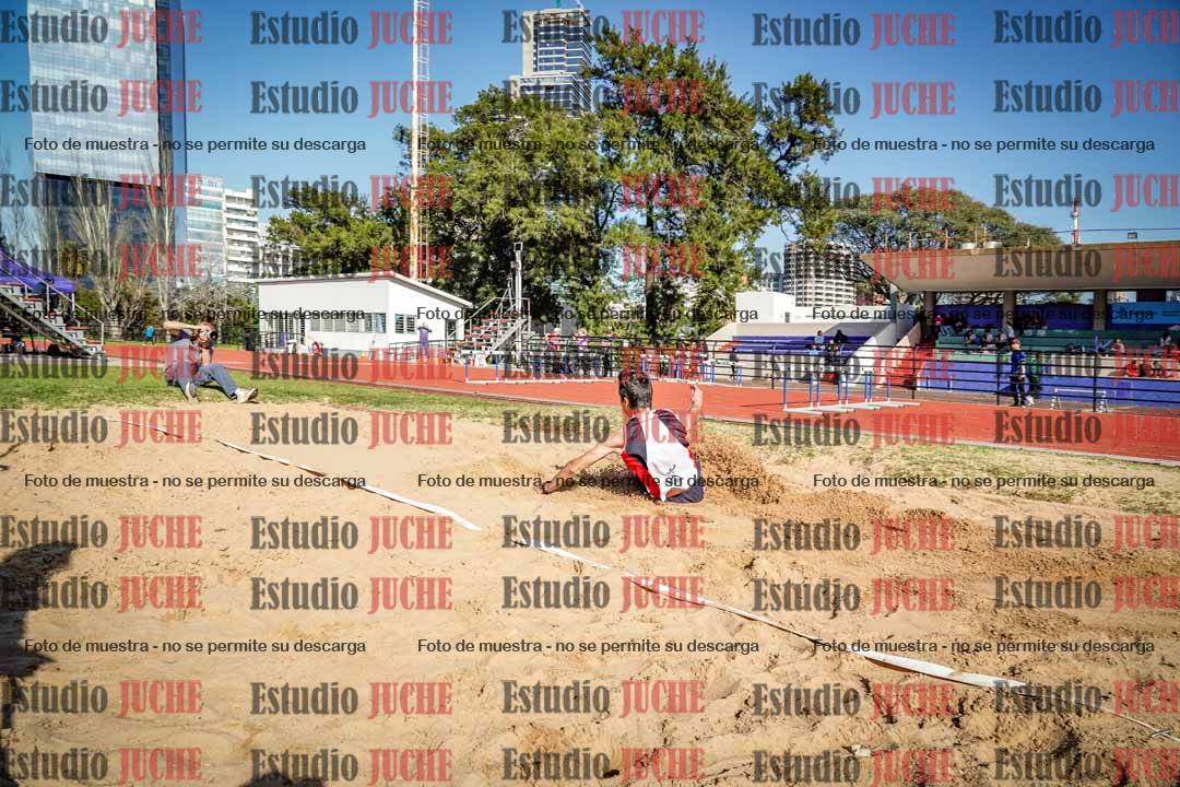Fotos del salto en largo de varones - ambas categorías