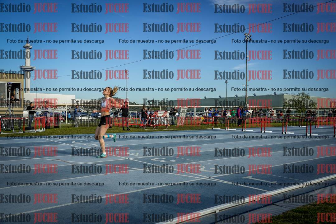 Fotos de los 100 m con vallas de mujeres