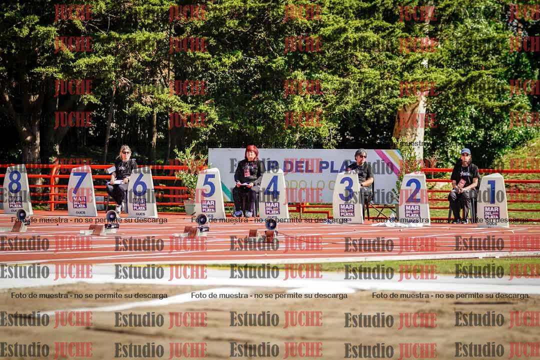 Fotos de algunos extras y podios del día 1