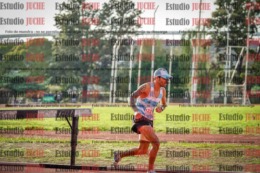 Fotos de los 3000 m con obstáculos de varones