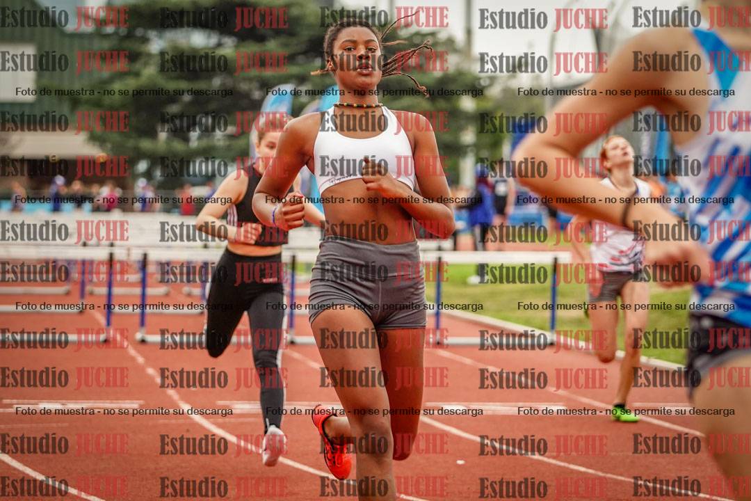 Fotos de los 100 m con vallas de mujeres