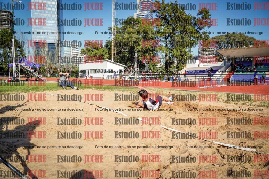 Fotos del salto en largo de varones - ambas categorías