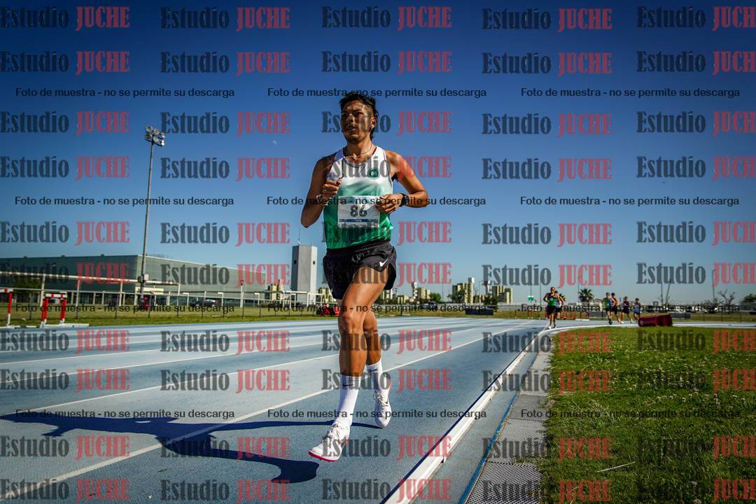 Fotos de los 5000 m de mujeres y varones - serie 1