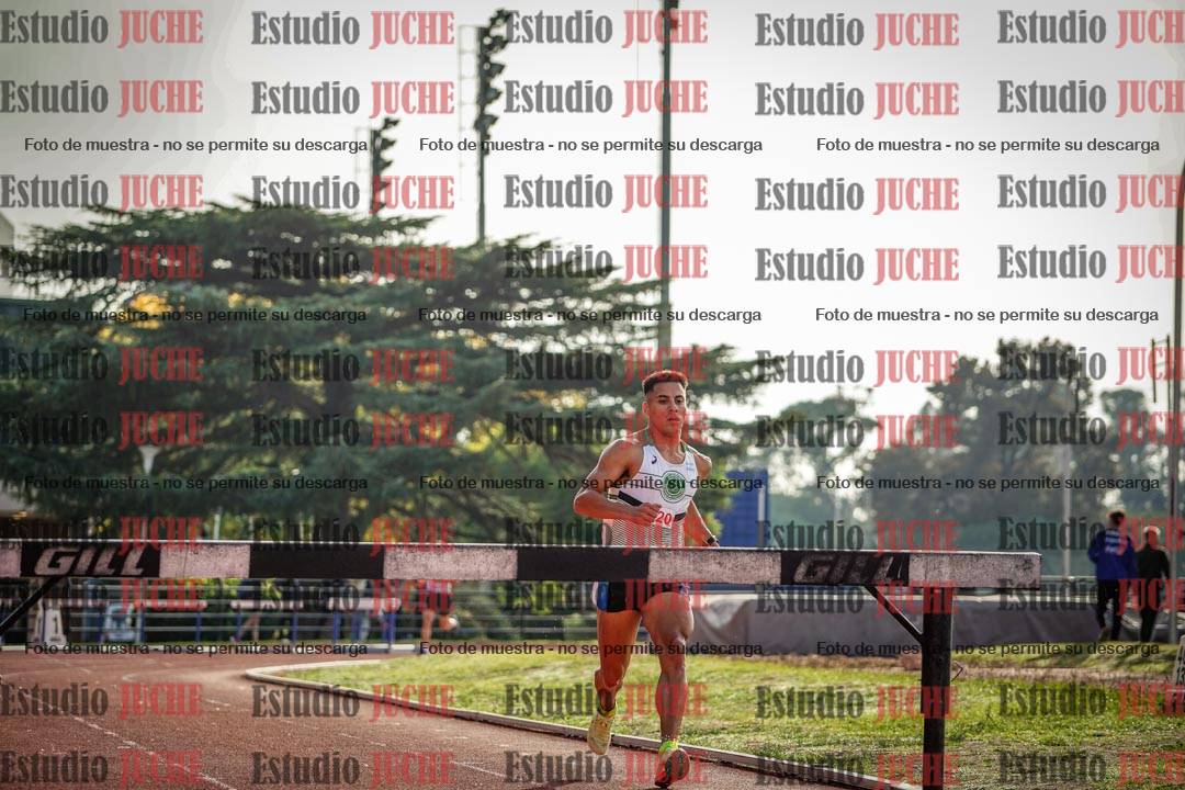 Fotos de los 3000 m con obstáculos de varones