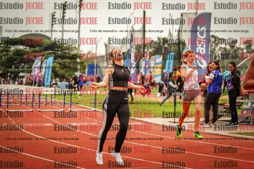 Fotos de los 100 m con vallas de mujeres