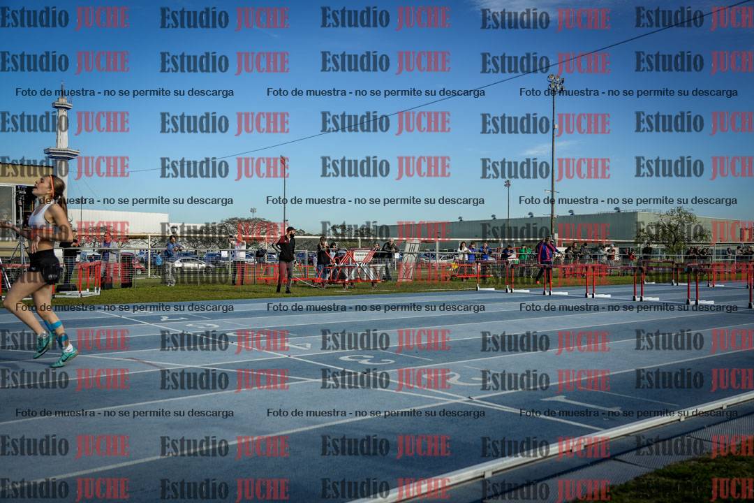 Fotos de los 100 m con vallas de mujeres