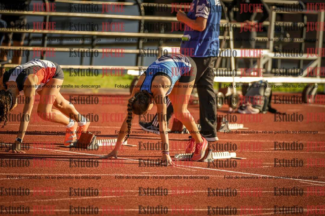 Fotos de los 100 m con vallas de mujeres