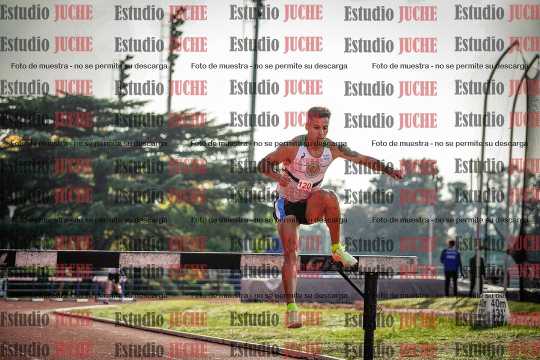 Fotos de los 3000 m con obstáculos de varones