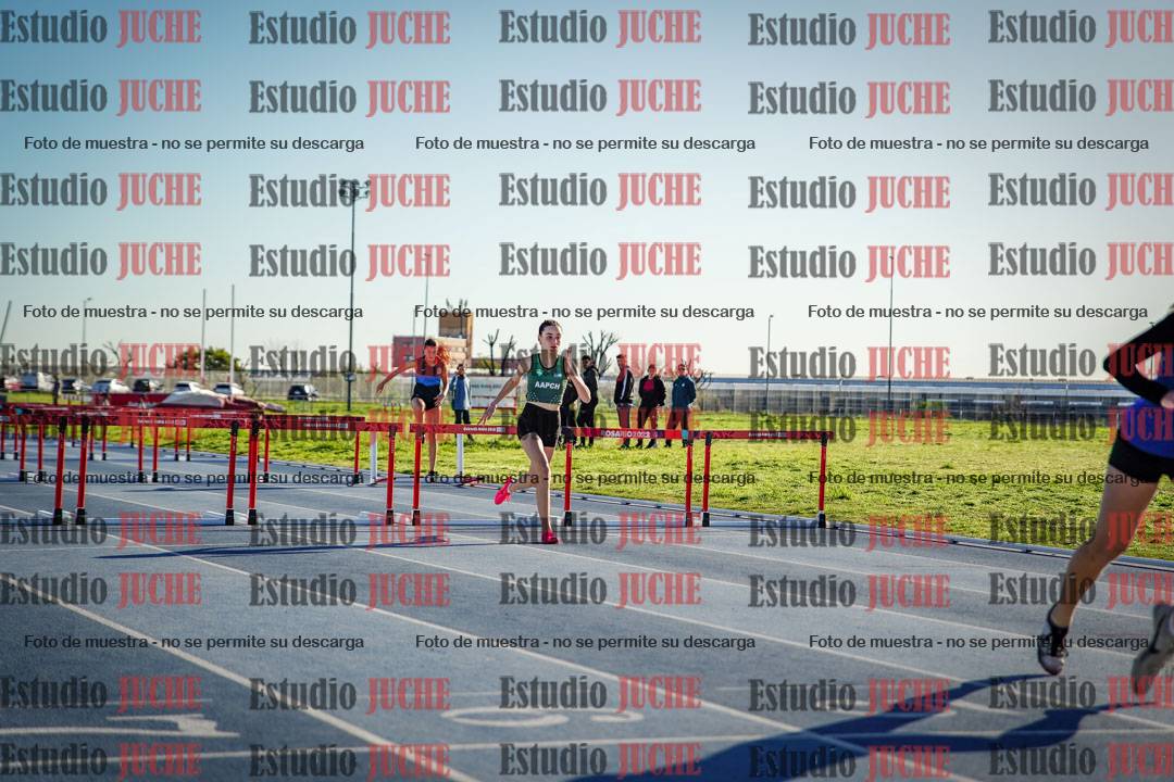 Fotos de los 100 m con vallas de mujeres - U17