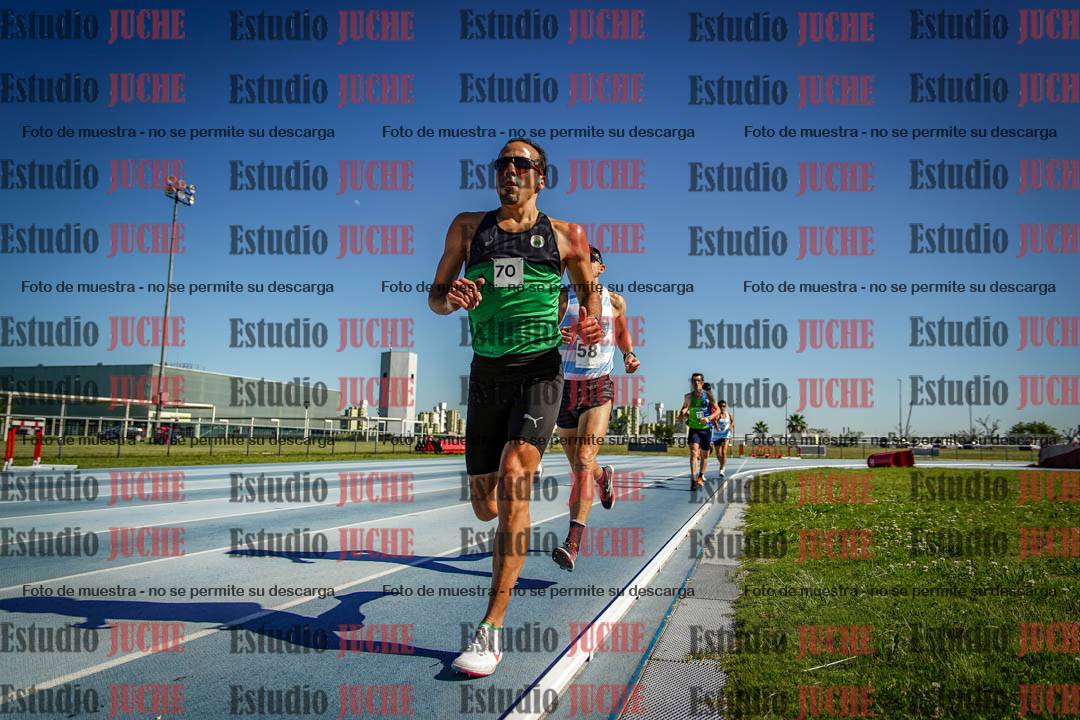 Fotos de los 5000 m de mujeres y varones - serie 1