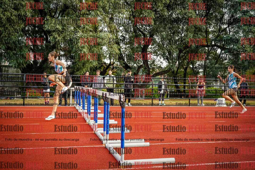 Fotos de los 100 m con vallas de mujeres