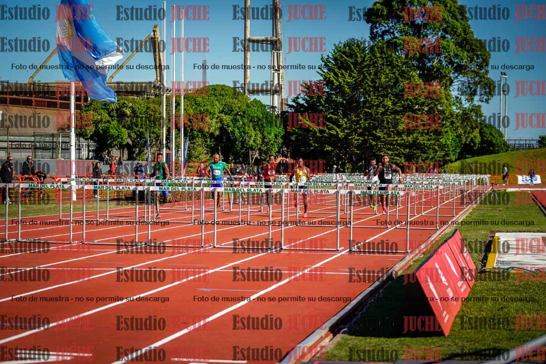 Fotos de los 100 m con vallas de varones - deca 6