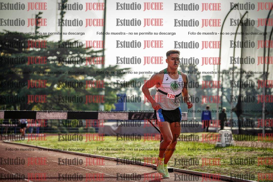 Fotos de los 3000 m con obstáculos de varones