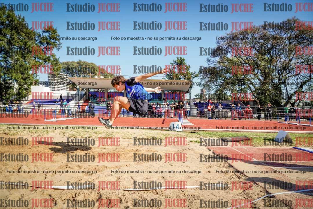 Fotos del salto en largo de varones - ambas categorías