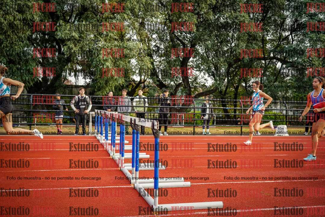 Fotos de los 100 m con vallas de mujeres