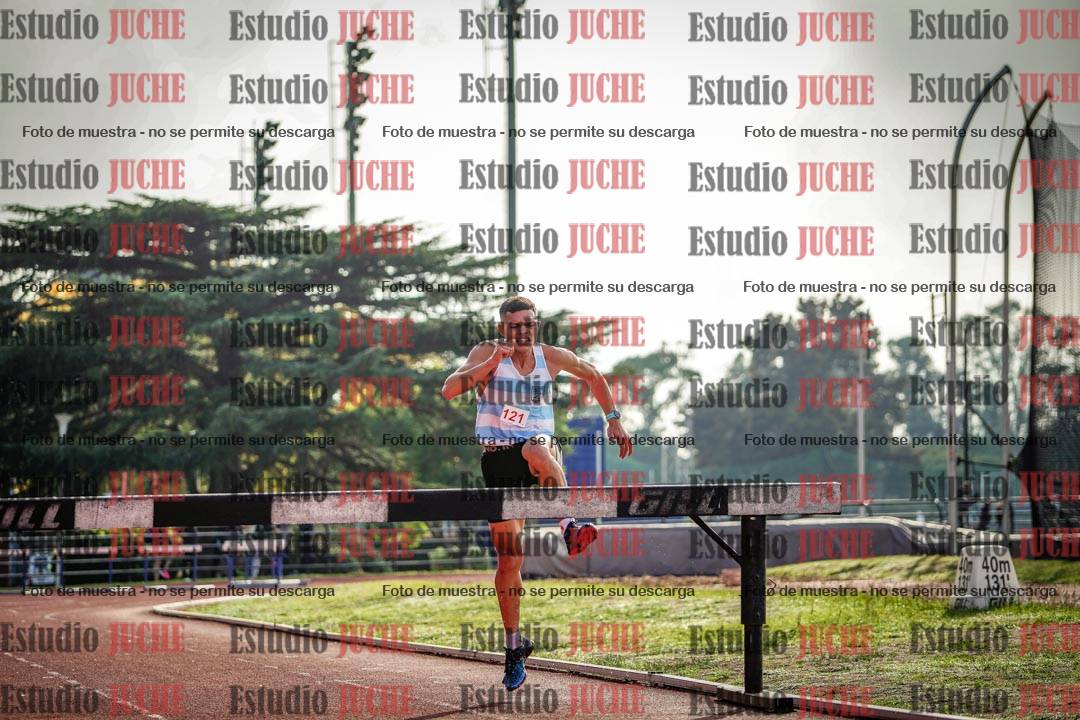 Fotos de los 3000 m con obstáculos de varones