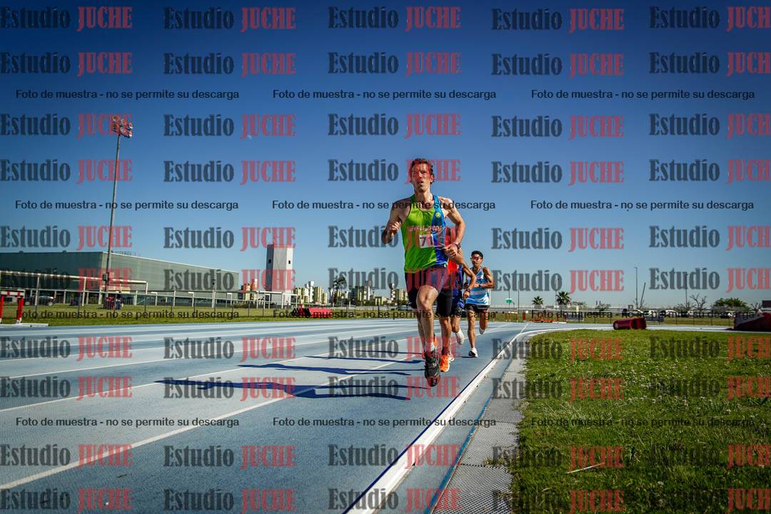 Fotos de los 5000 m de mujeres y varones - serie 1