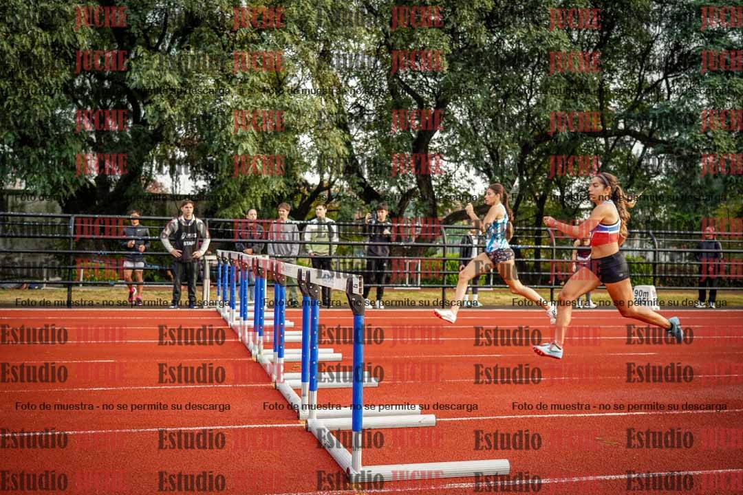 Fotos de los 100 m con vallas de mujeres