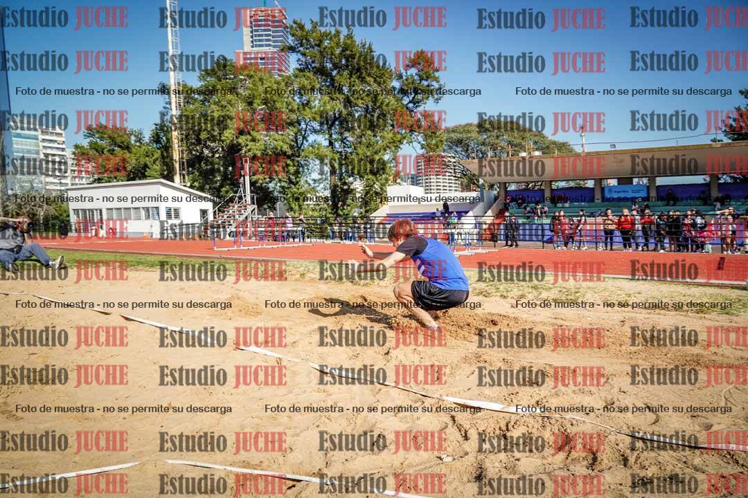 Fotos del salto en largo de varones - ambas categorías