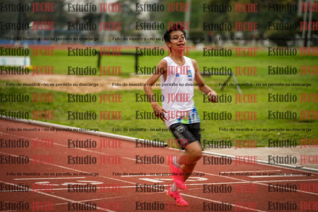 Fotos de los 295 m con vallas de varones - U16