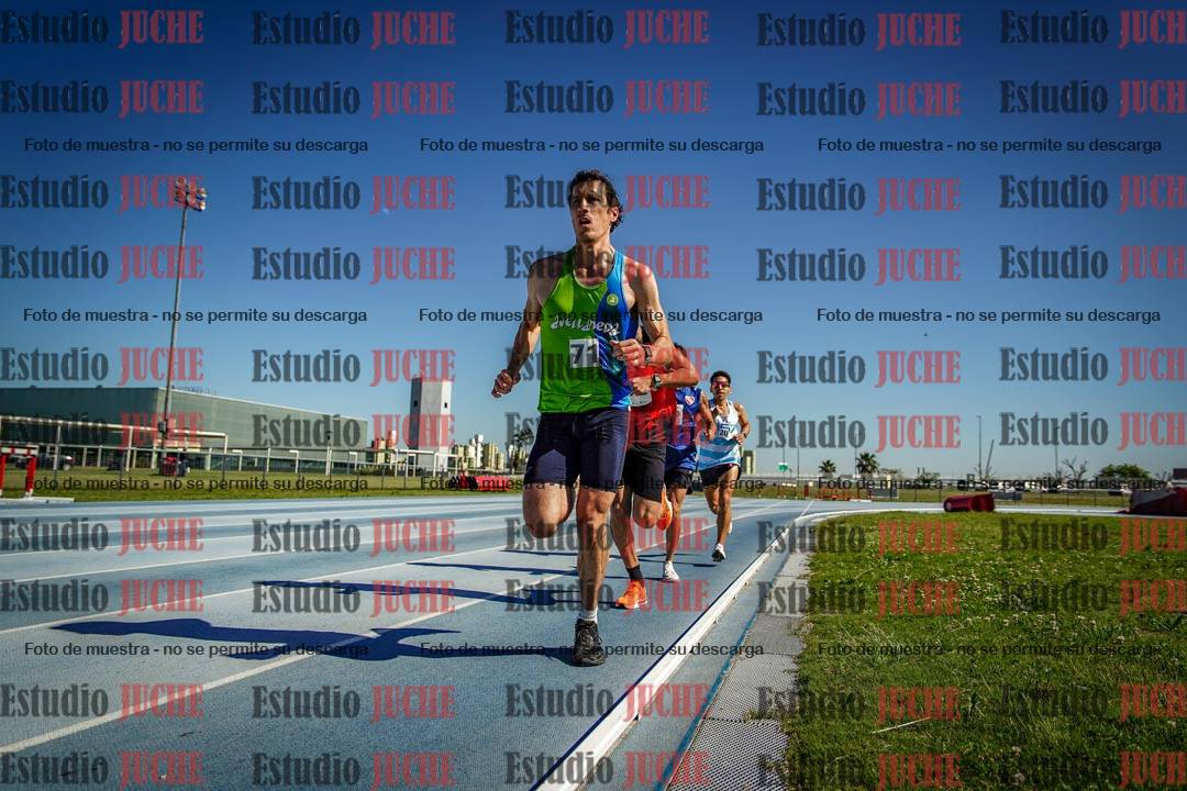 Fotos de los 5000 m de mujeres y varones - serie 1