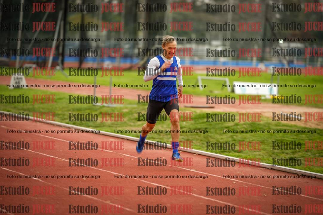 Fotos de los 295 m con vallas de varones - U16