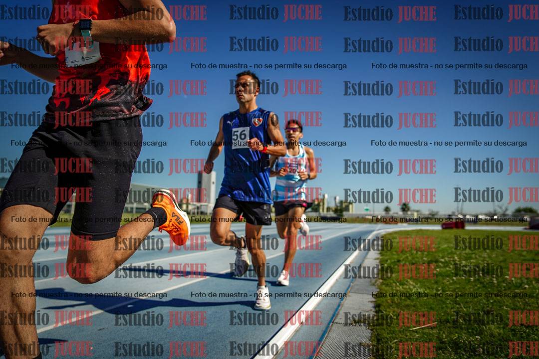 Fotos de los 5000 m de mujeres y varones - serie 1