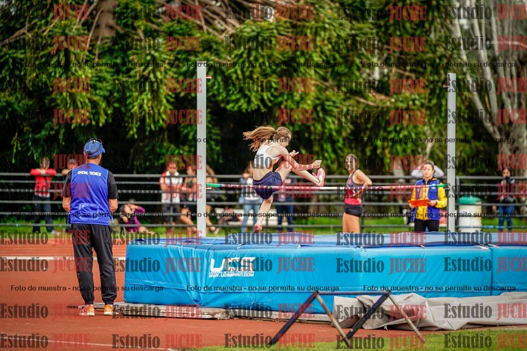 Fotos del salto en alto de mujeres