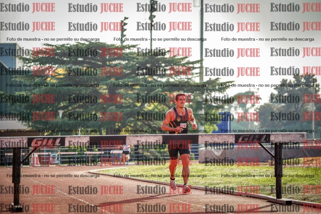 Fotos de los 3000 m con obstáculos de varones