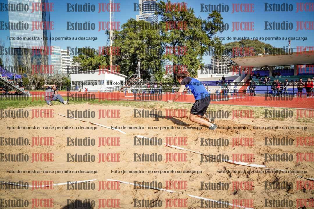 Fotos del salto en largo de varones - ambas categorías