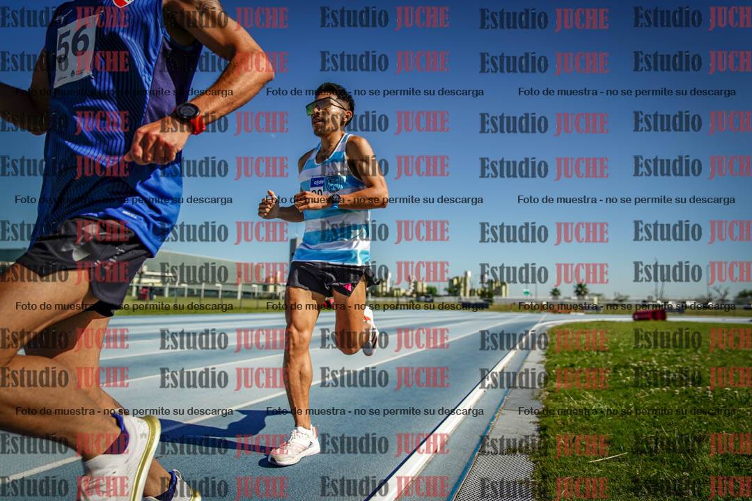 Fotos de los 5000 m de mujeres y varones - serie 1